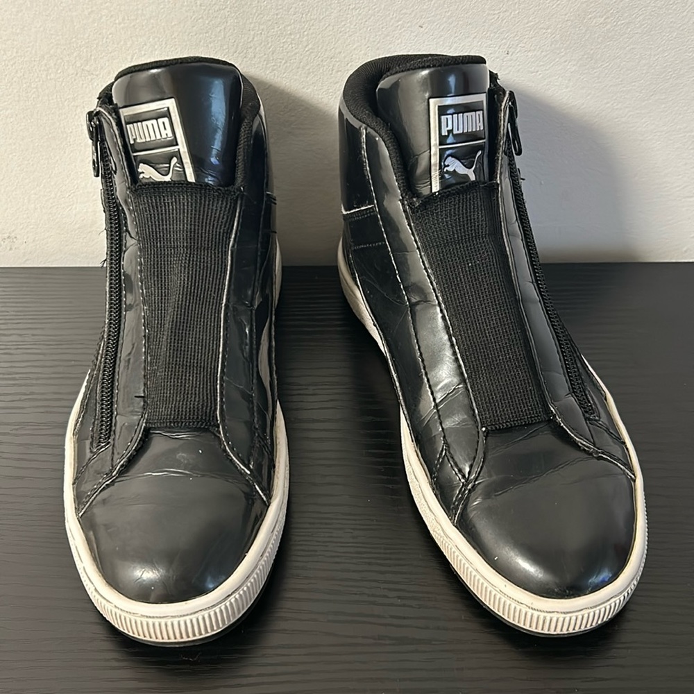 Puma leather all black white bottom